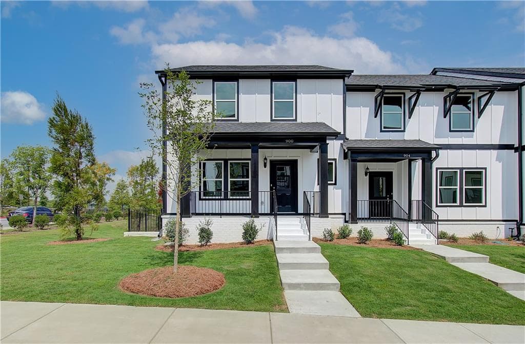 4 bedroom, 4 bathroom, 2,247 sq ft townhouse sold at 900 Sweetwater Grove, Woodstock, GA 30188