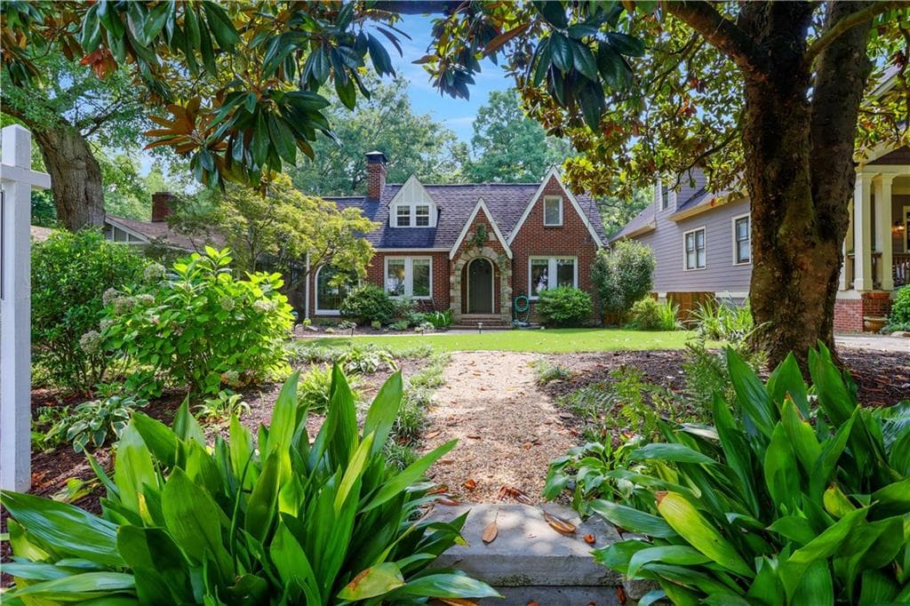 3 bedroom, 2 bathroom, 1,678 sq ft single family residence sold at 1062 Gilbert Street, Atlanta, GA 30316