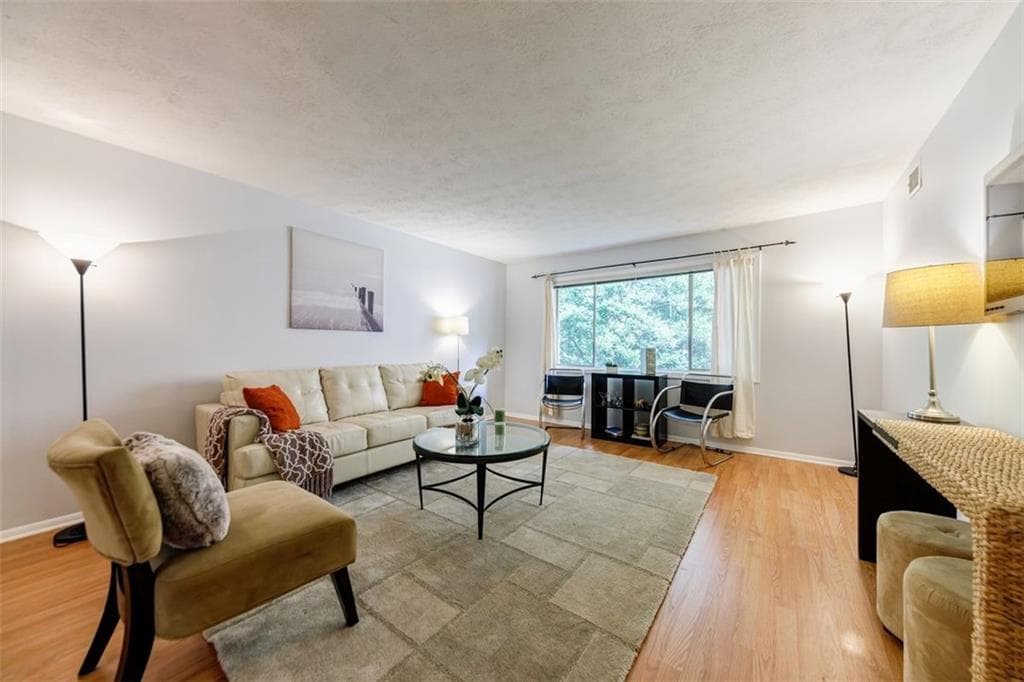 2 bedroom, 2 bathroom, 1,084 sq ft condominium sold at 115 BISCAYNE Drive D3, Atlanta, GA 30309