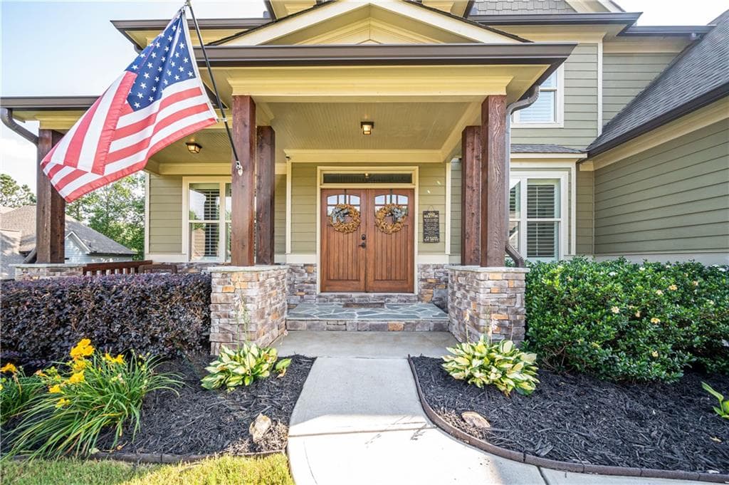 6 bedroom, 5 bathroom, 4,550 sq ft single family residence sold at 502 Valley Court, Canton, GA 30114