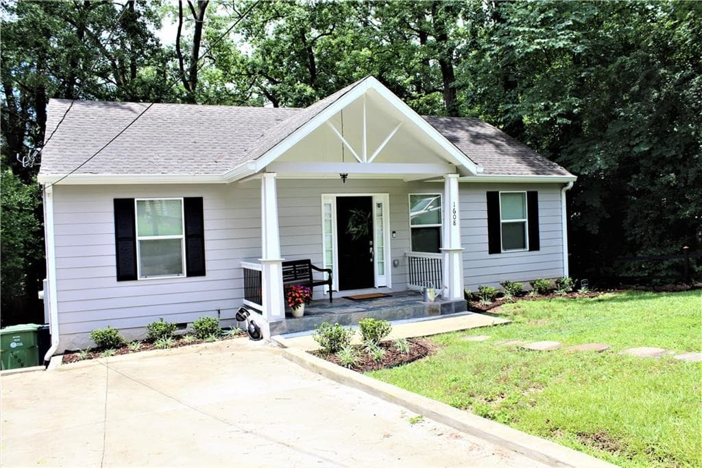 4 bedroom, 4 bathroom, 2,600 sq ft single family residence sold at 1608 Tallulah Street NW Street, Atlanta, GA 30318