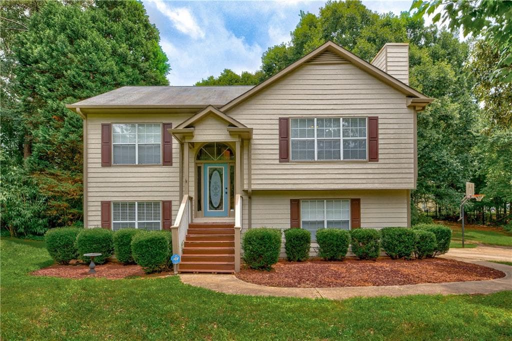 3 bedroom, 3 bathroom, 2,146 sq ft single family residence sold at 454 Cedar Ridge Drive, Winder, GA 30680