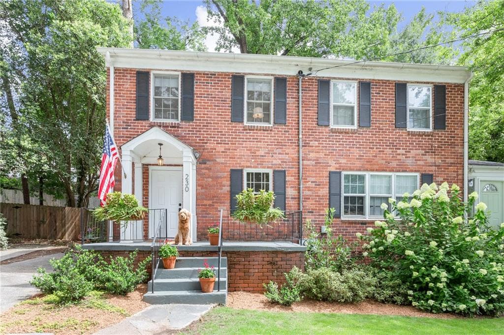 2 bedroom, 1 bathroom, 972 sq ft townhouse sold at 230 Kinsey Court, Atlanta, GA 30305