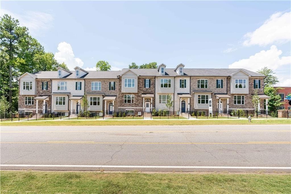10 Wren Drive, Roswell, GA 30076 — most recent listing photo
