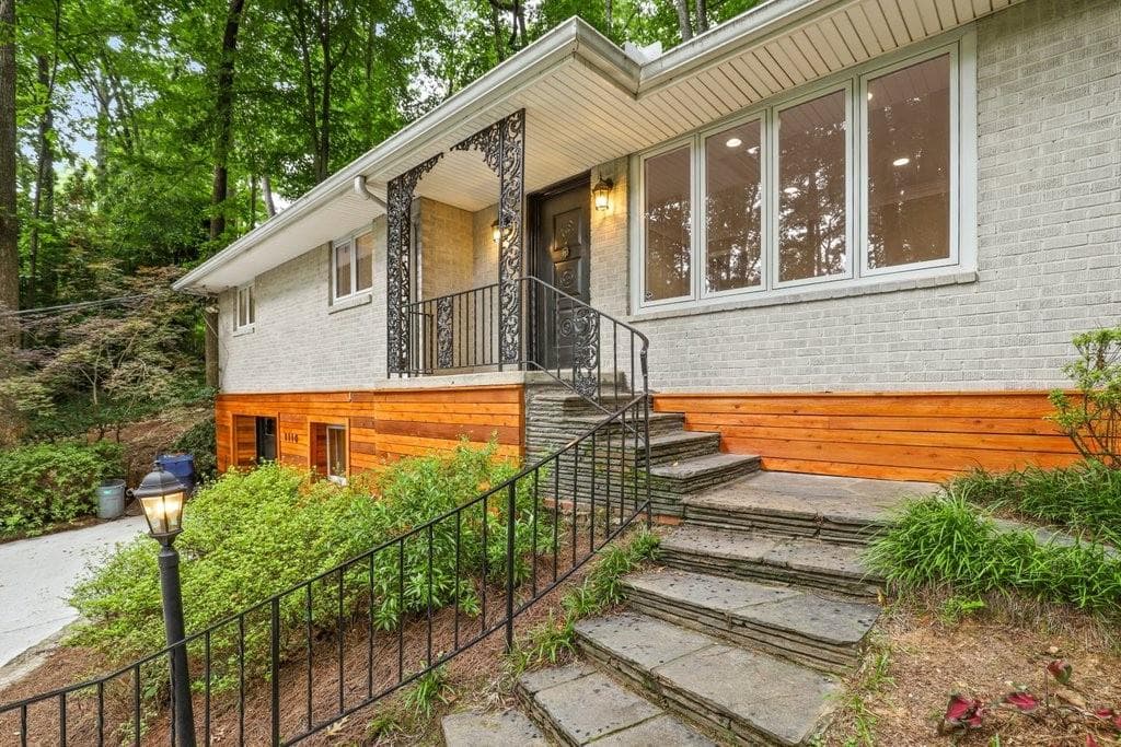 4 bedroom, 3 bathroom, 1,858 sq ft single family residence sold at 1110 Lee Circle, Atlanta, GA 30324