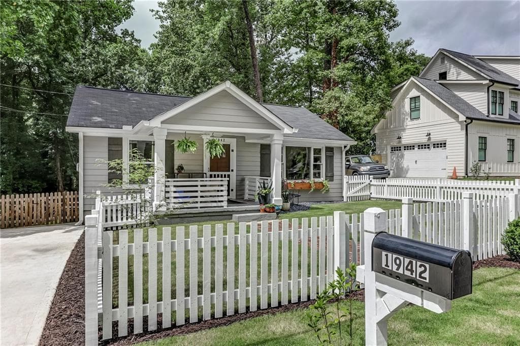 3 bedroom, 2 bathroom, 1,284 sq ft single family residence sold at 1942 Main Street, Atlanta, GA 30318