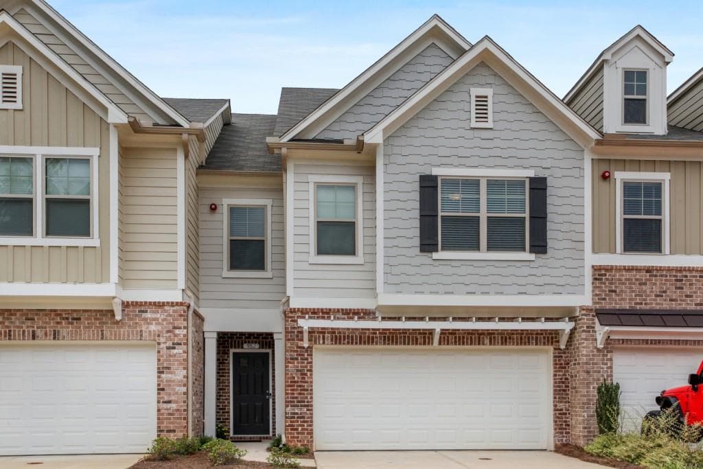 4 bedroom, 4 bathroom, 2,425 sq ft townhouse sold at 152 Maple Creek Way, Woodstock, GA 30188