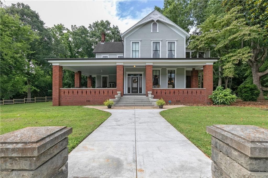 4 bedroom, 5 bathroom, 4,426 sq ft single family residence sold at 7 Alabama Street, Cave Spring, GA 30124
