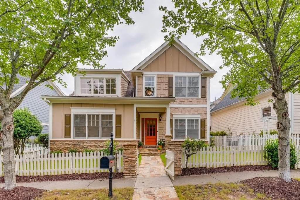 3 bedroom, 3 bathroom, 2,028 sq ft single family residence sold at 1505 Gilstrap Lane, Atlanta, GA 30318