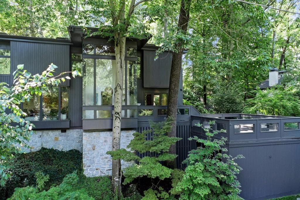 4 bedroom, 3 bathroom, 2,802 sq ft single family residence sold at 365 Brentwood Terrace, Atlanta, GA 30305