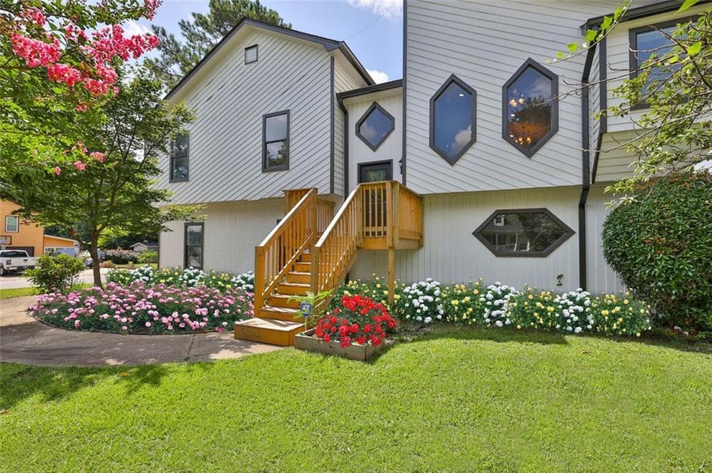 560 CANTERBURY Lane, Lawrenceville, GA 30046 — most recent listing photo