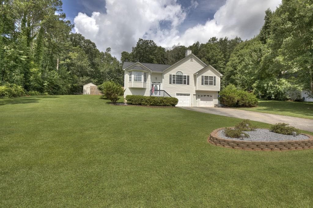 4 bedroom, 2 bathroom single family residence sold at 19 Sherwood Drive, Cartersville, GA 30121