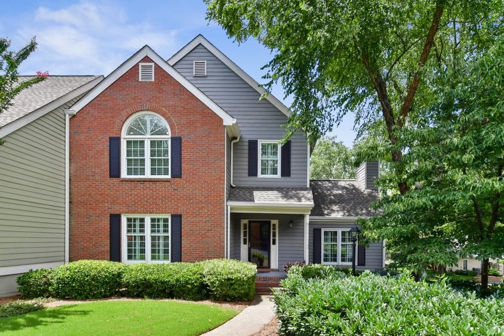 3 bedroom, 3 bathroom, 2,066 sq ft townhouse sold at 9 Vernon Glen Court, Atlanta, GA 30338