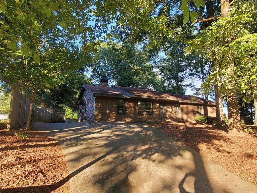 3 bedroom, 2 bathroom, 1,296 sq ft single family residence sold at 234 Seminole Circle, Suwanee, GA 30024