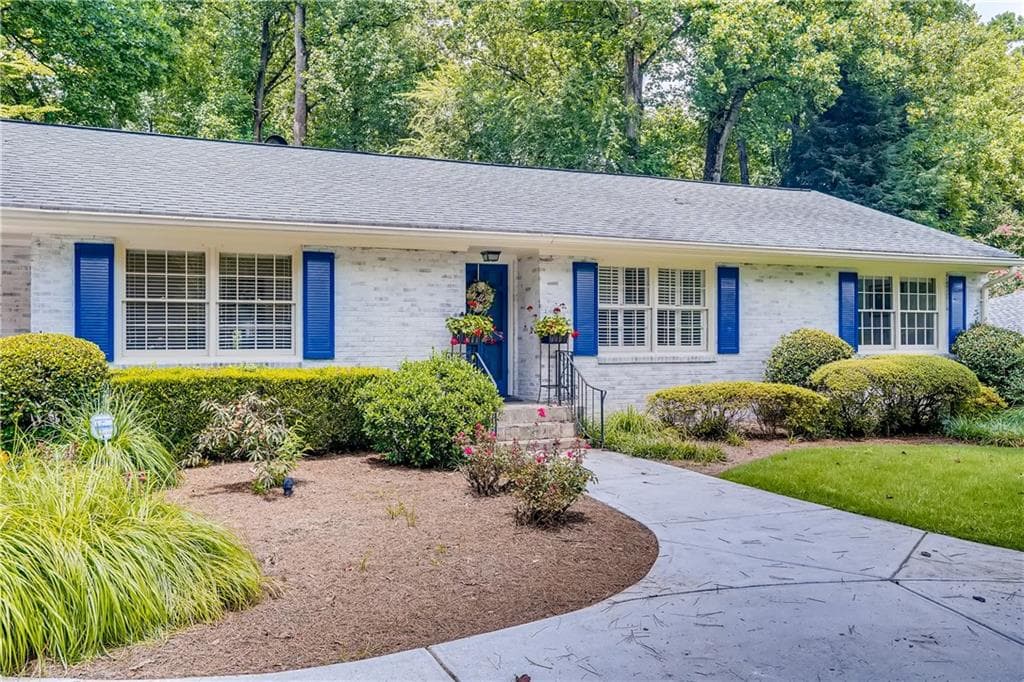 3 bedroom, 3 bathroom, 2,194 sq ft single family residence sold at 2380 Howell Mill Road, Atlanta, GA 30318