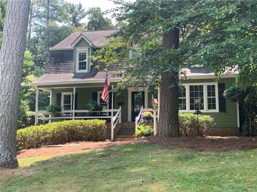 4 bedroom, 3 bathroom, 2,600 sq ft single family residence sold at 4100 Chadds Walk, Marietta, GA 30062