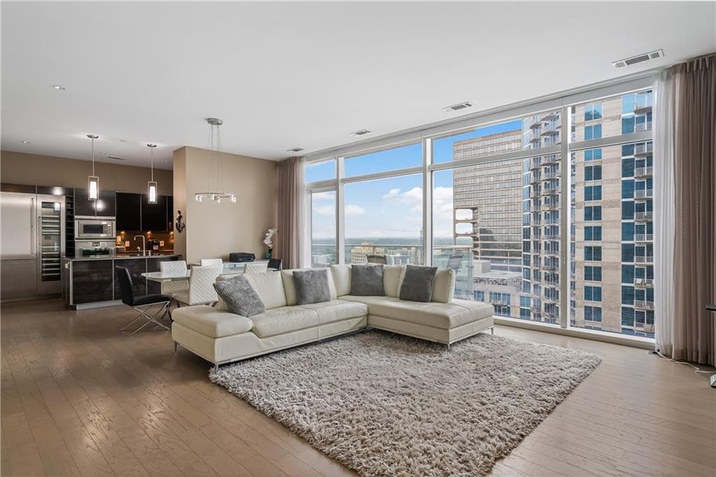 2 bedroom, 2 bathroom, 1,587 sq ft condominium sold at 45 Ivan Allen Jr Boulevard 2108, Atlanta, GA 30308