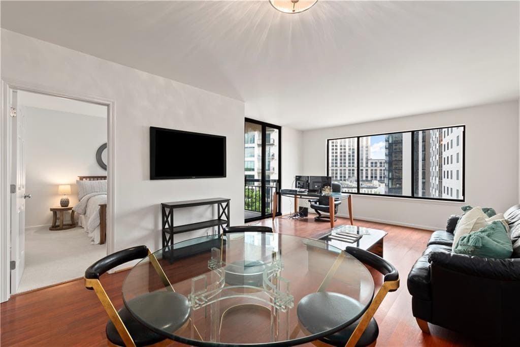 1 bedroom, 1 bathroom, 750 sq ft condominium sold at 3481 Lakeside Drive 1204, Atlanta, GA 30326
