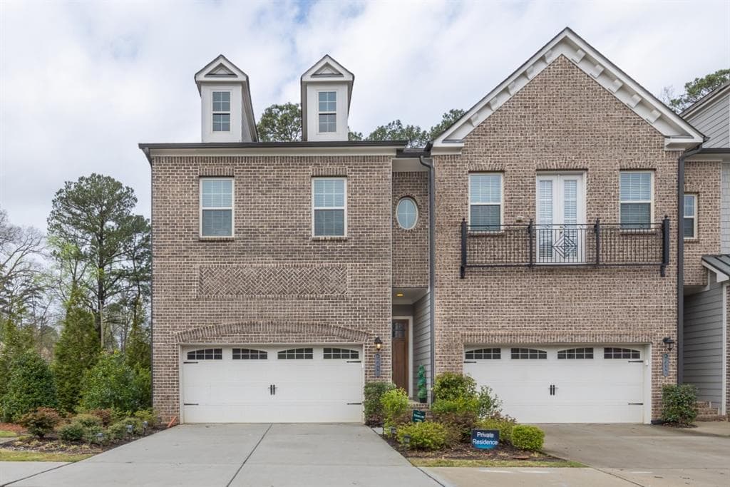 4 bedroom, 4 bathroom, 2,692 sq ft townhouse sold at 1450 Edgebrook Court, Atlanta, GA 30329