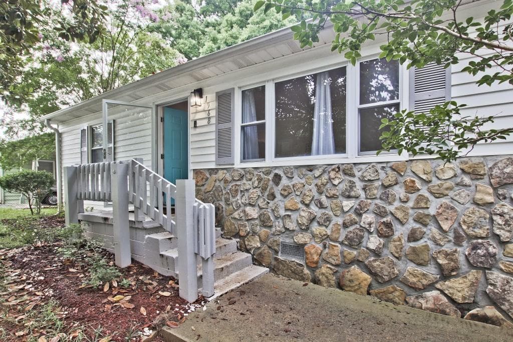 3 bedroom, 2 bathroom, 1,592 sq ft single family residence sold at 1968 Turpin Road, Smyrna, GA 30080