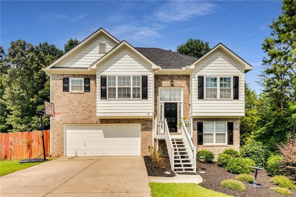 3 bedroom, 2 bathroom, 2,114 sq ft single family residence sold at 7625 Austin Harbor Drive, Cumming, GA 30041