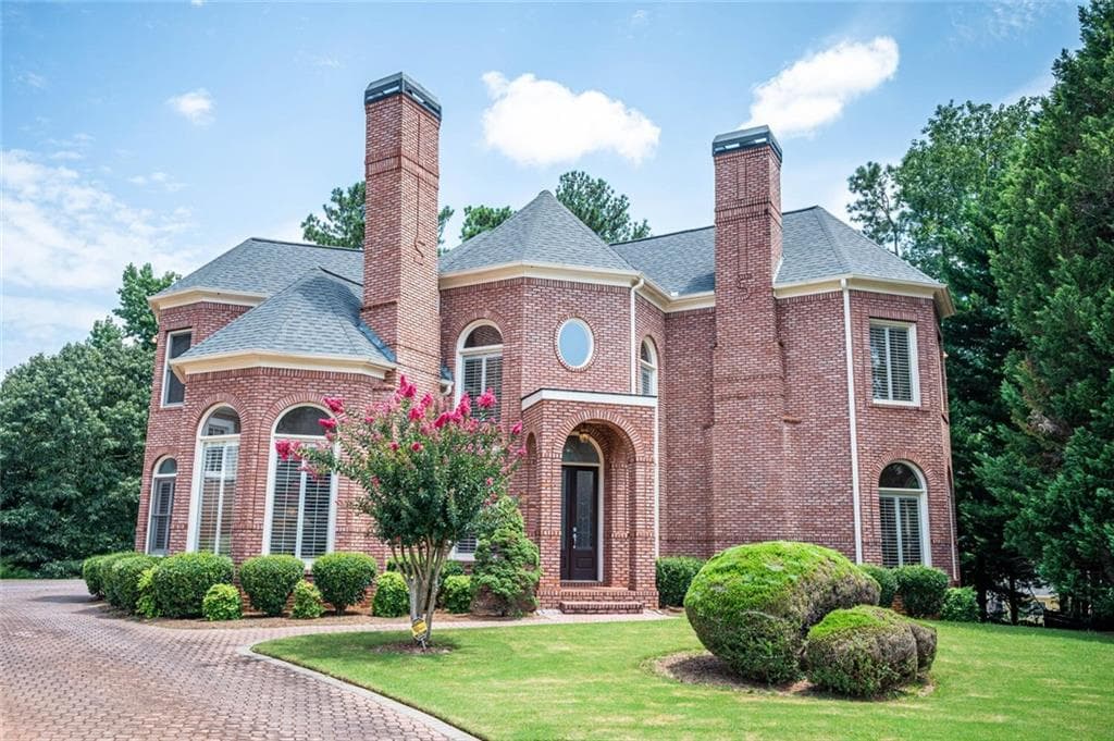5 bedroom, 5 bathroom, 5,122 sq ft single family residence sold at 3288 Yorktown Drive, Roswell, GA 30075