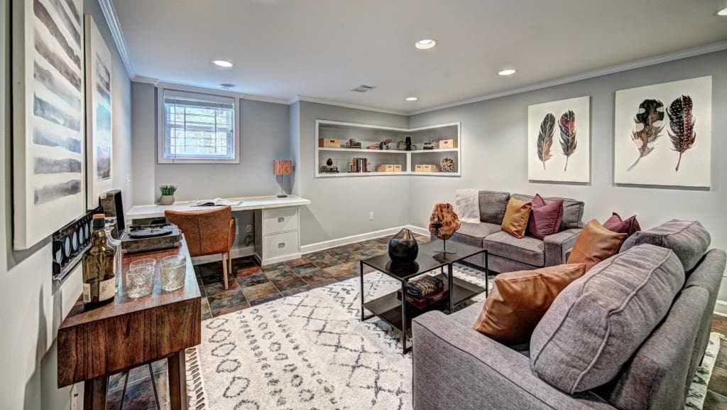 4 bedroom, 3 bathroom, 2,600 sq ft single family residence sold at 484 Wimbledon Road, Atlanta, GA 30324