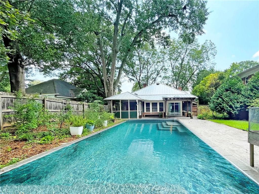 3 bedroom, 3 bathroom, 2,400 sq ft single family residence sold at 1064 DELAWARE Avenue, Atlanta, GA 30316