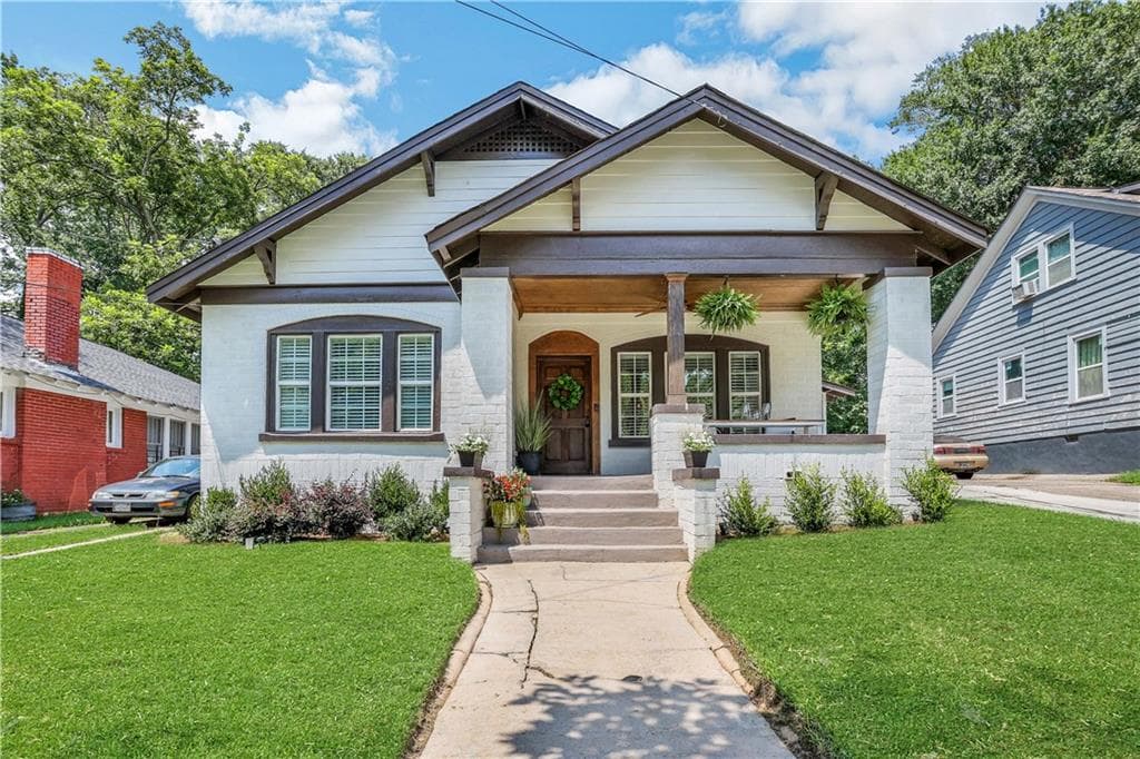 4 bedroom, 3 bathroom, 2,100 sq ft single family residence sold at 1511 Rogers Avenue, Atlanta, GA 30310