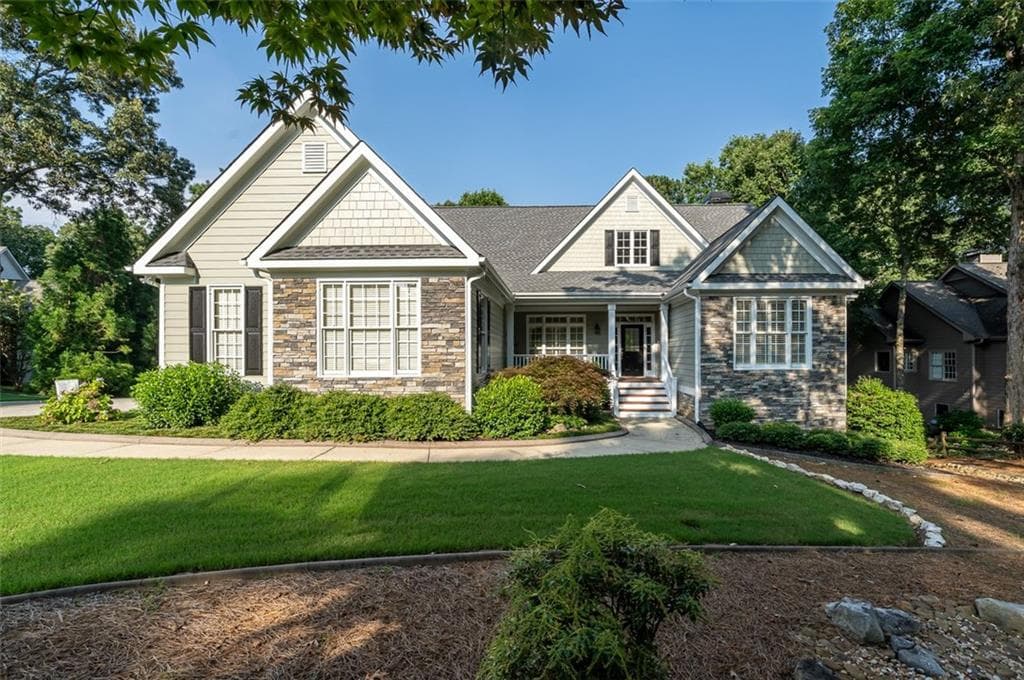 3 bedroom, 3 bathroom, 2,386 sq ft single family residence sold at 230 CARMEL RIDGE Road, Canton, GA 30114