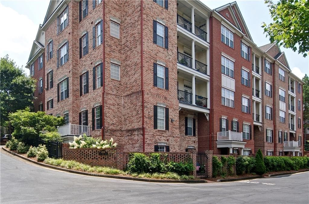 2 bedroom, 3 bathroom, 1,588 sq ft condominium sold at 4810 Ivy Ridge Drive 104, Atlanta, GA 30339
