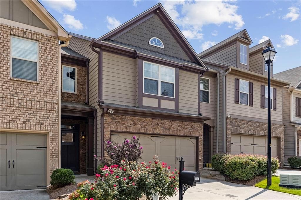 2383 Whiteoak Bend 14, Smyrna, GA 30080 — most recent listing photo