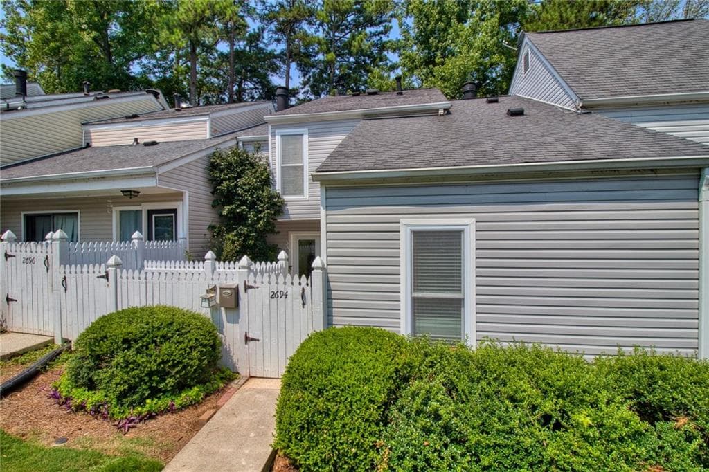 2694 Greentree Drive, Marietta, GA 30067 — most recent listing photo