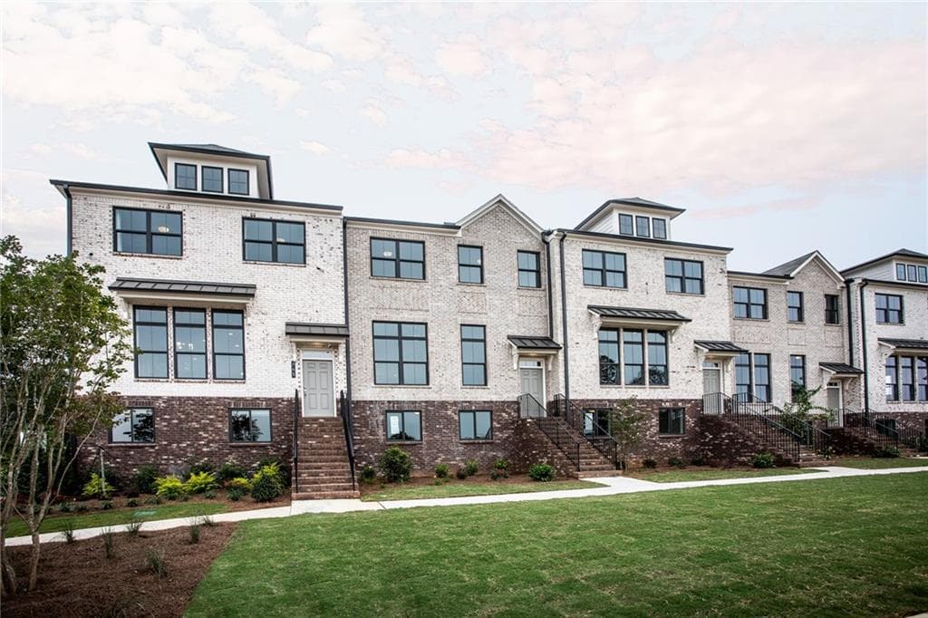 215 Fairview Circle lot 31, Roswell, GA 30076 — most recent listing photo