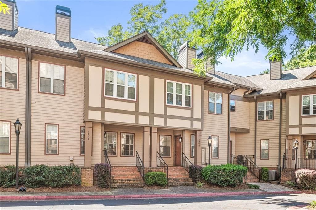 2 bedroom, 3 bathroom, 1,264 sq ft townhouse sold at 1308 STILLWOOD CHASE, Atlanta, GA 30306
