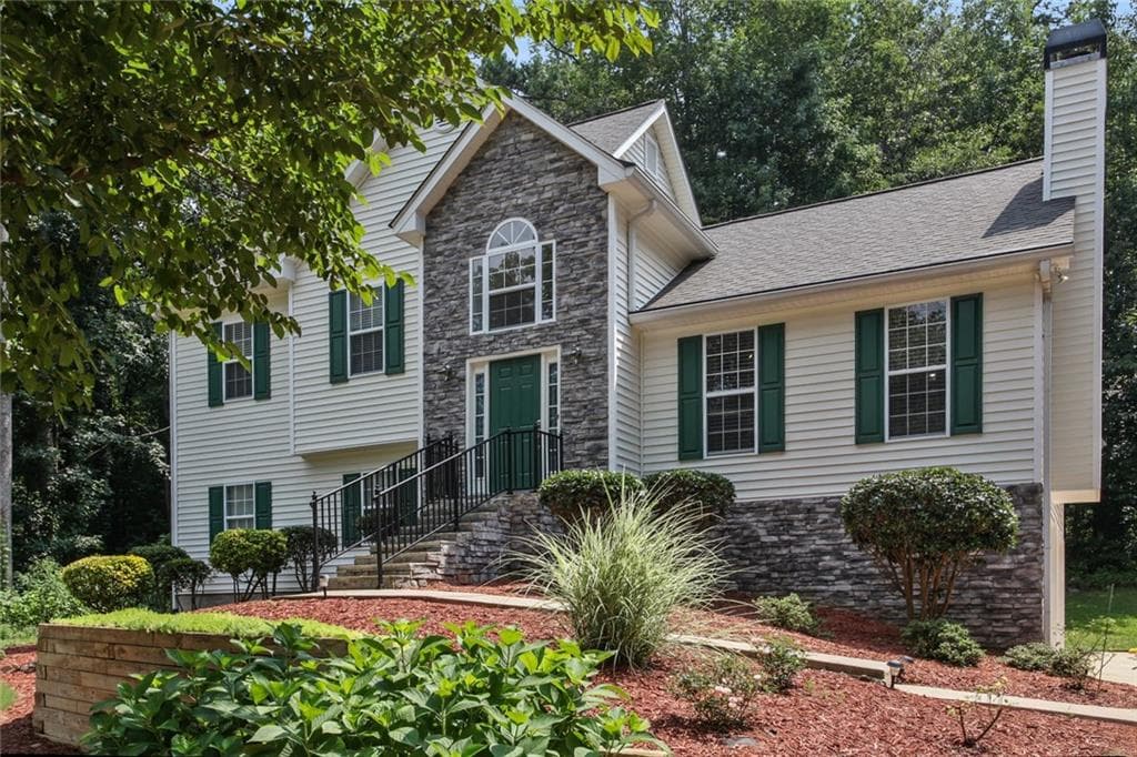 7340 Sleepy Hollow Court, Cumming, GA 30040 — most recent listing photo