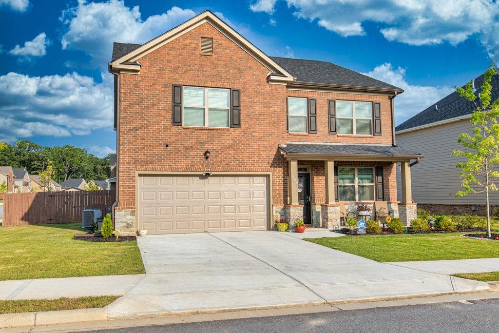 4 bedroom, 4 bathroom, 2,800 sq ft single family residence sold at 489 AZALEA BLOOM Drive, Loganville, GA 30052