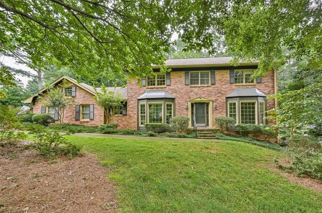 4 bedroom, 3 bathroom, 3,351 sq ft single family residence sold at 600 BRANCH VALLEY Court, Roswell, GA 30076