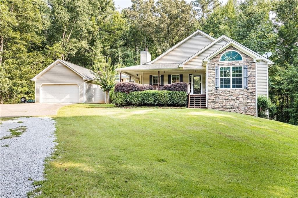 3 bedroom, 2 bathroom, 1,774 sq ft single family residence sold at 3860 Spivey Drive, Douglasville, GA 30134