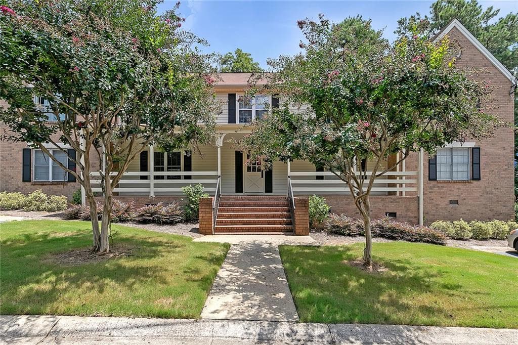 2 bedroom, 2 bathroom, 1,385 sq ft condominium sold at 3825 Lavista Road L1, Tucker, GA 30084