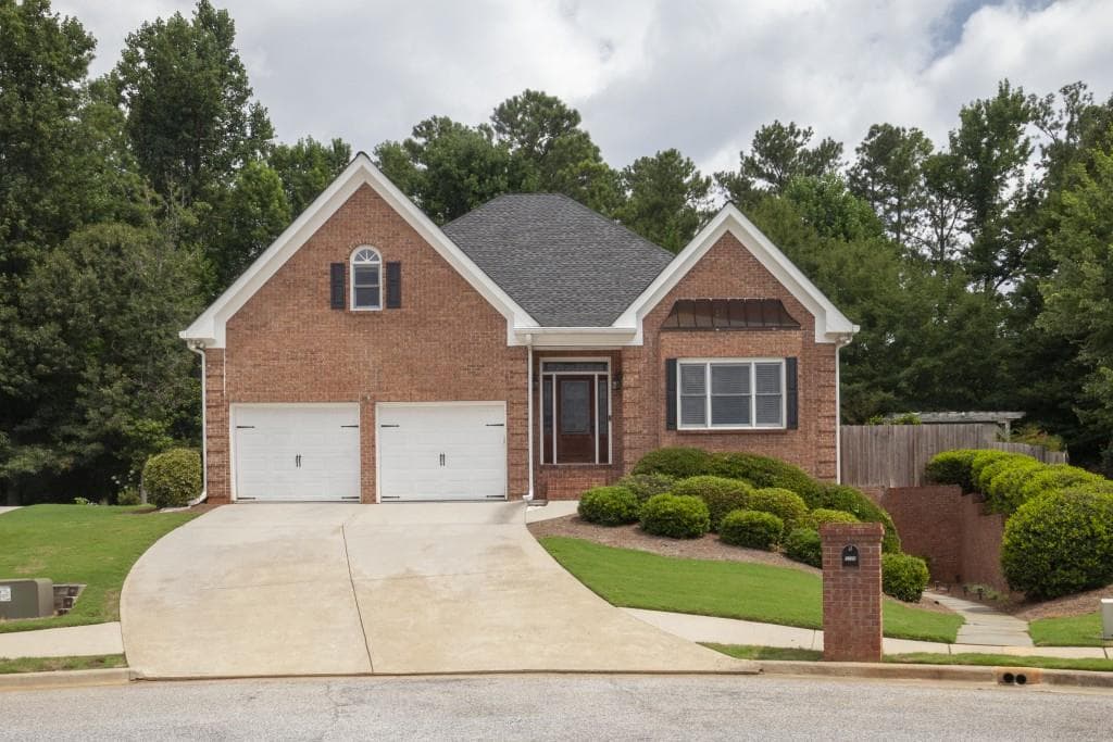 5 bedroom, 5 bathroom, 5,000 sq ft single family residence sold at 1130 Grace Hill Drive, Roswell, GA 30075