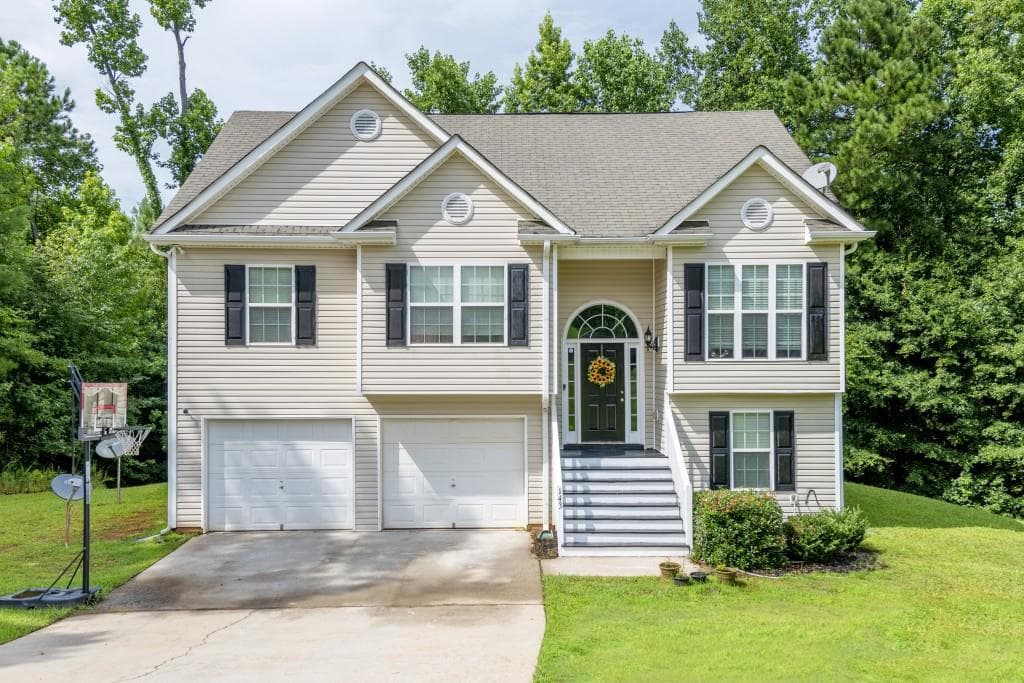 143 Farrington Court, Newnan, GA 30263 — most recent listing photo