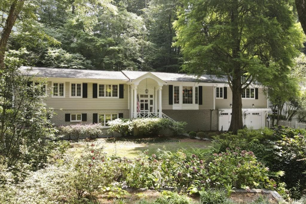 5 bedroom, 5 bathroom, 4,150 sq ft single family residence sold at 2863 Mornington Drive, Atlanta, GA 30327