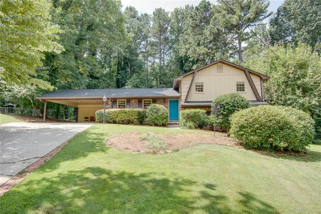4 bedroom, 3 bathroom, 1,976 sq ft single family residence sold at 2804 Middleham Court, Tucker, GA 30084