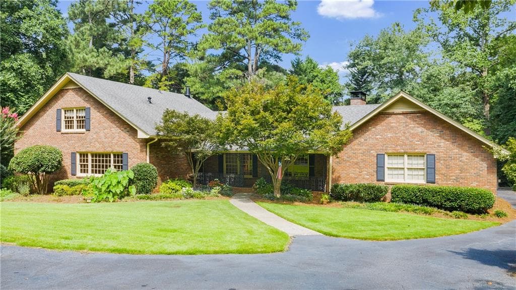 5 bedroom, 4 bathroom, 2,853 sq ft single family residence sold at 350 Shadowlawn Road, Marietta, GA 30067