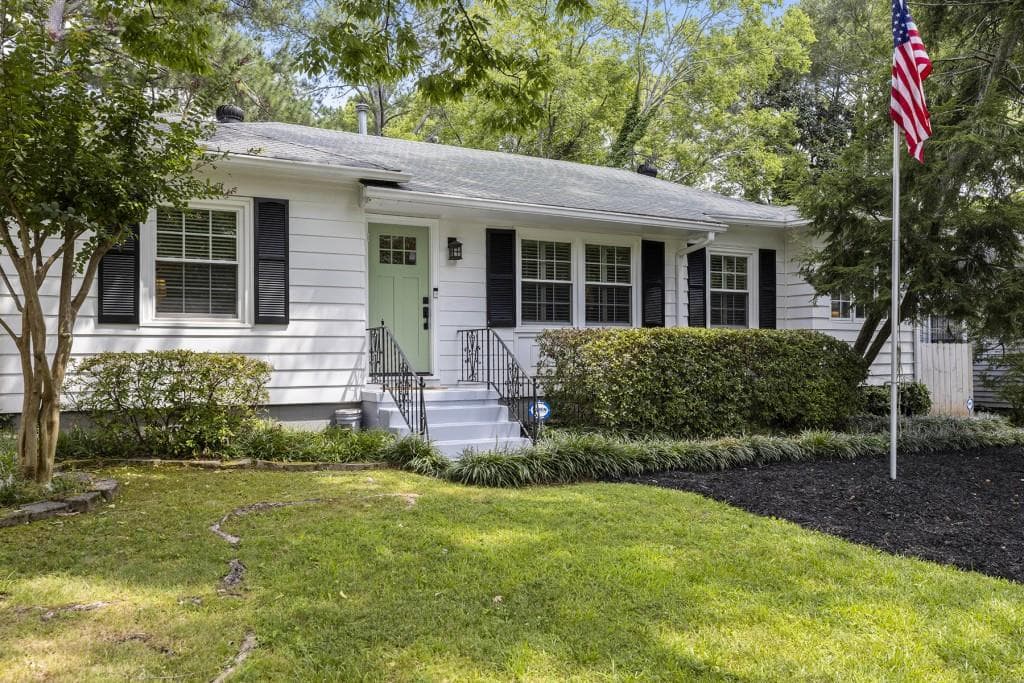 3 bedroom, 2 bathroom, 1,796 sq ft single family residence sold at 1116 Lindridge Drive, Atlanta, GA 30324