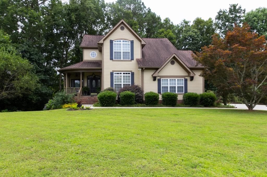 4 bedroom, 3 bathroom, 1,997 sq ft single family residence sold at 1823 Cotton Lane, Loganville, GA 30052