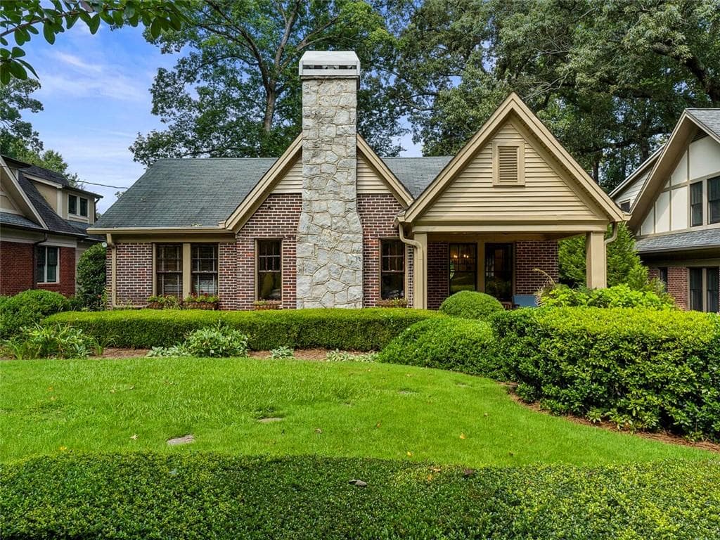 3 bedroom, 2 bathroom, 1,775 sq ft single family residence sold at 500 Emory Circle, Atlanta, GA 30307