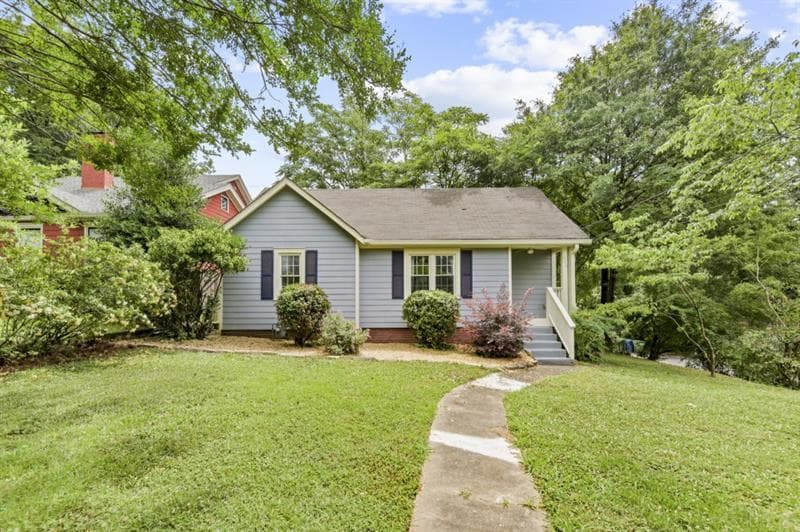3 bedroom, 1 bathroom, 1,034 sq ft single family residence sold at 606 Glenwood Place, Atlanta, GA 30316