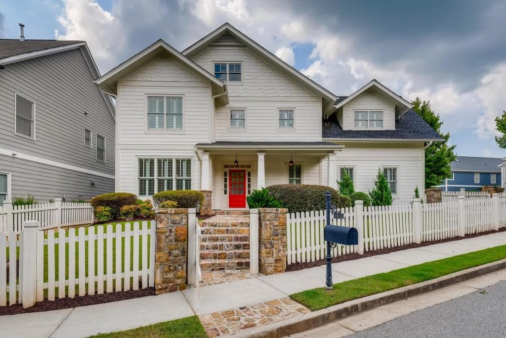 3 bedroom, 3 bathroom, 2,304 sq ft single family residence sold at 1304 Dupont Commons Circle, Atlanta, GA 30318